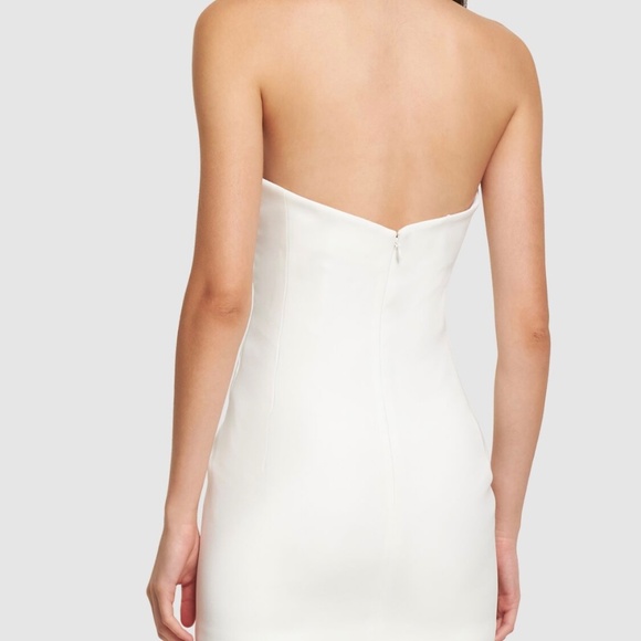 Mônot V-neck Crepe Strapless Mini Dress - Picture 2 of 7